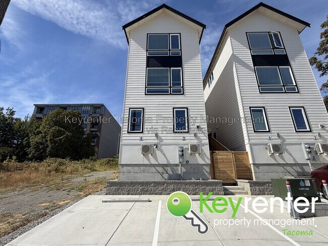 Building Photo - 1131 Fawcett Ave