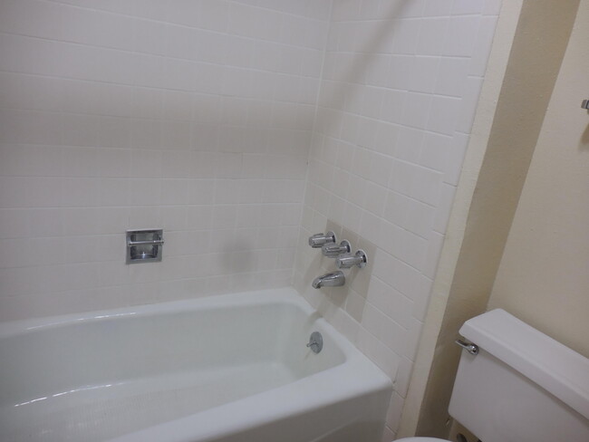 Building Photo - 3210 Isla Bahia Way