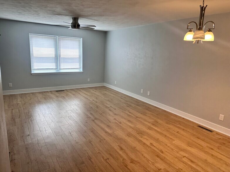 Building Photo - 1848 Bright View Dr