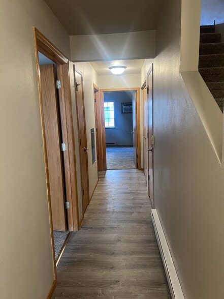 Building Photo - 3216 Midvale Dr