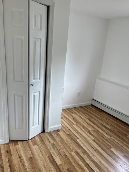 Building Photo - 11 Fiesta Dr