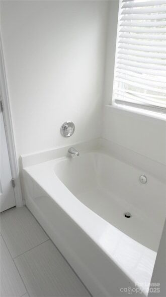 Building Photo - 2309 Ivy Run Dr