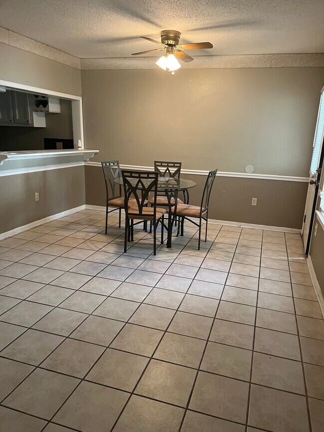 Building Photo - 5541 Riverstone Dr