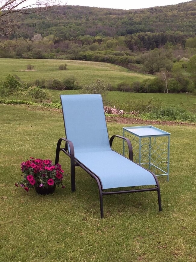 Building Photo - 395 Rezen Rd