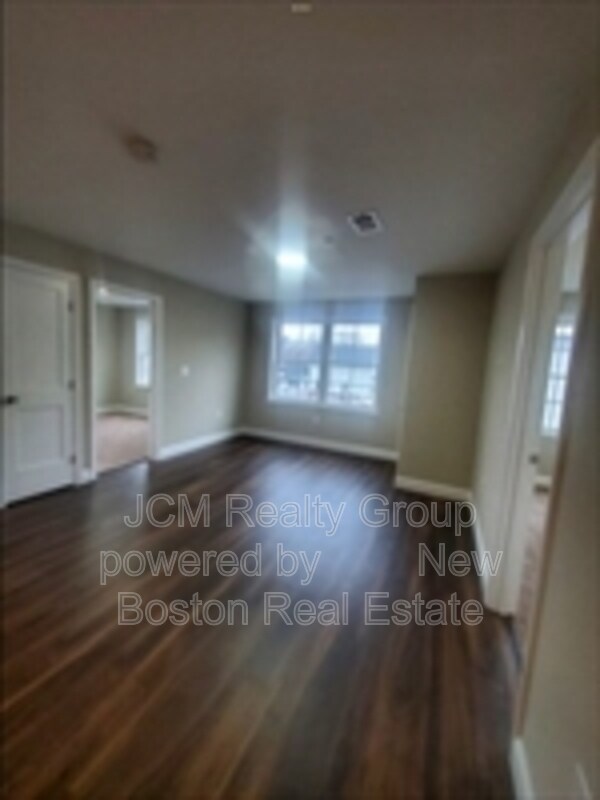 Building Photo - 67 Shepard St