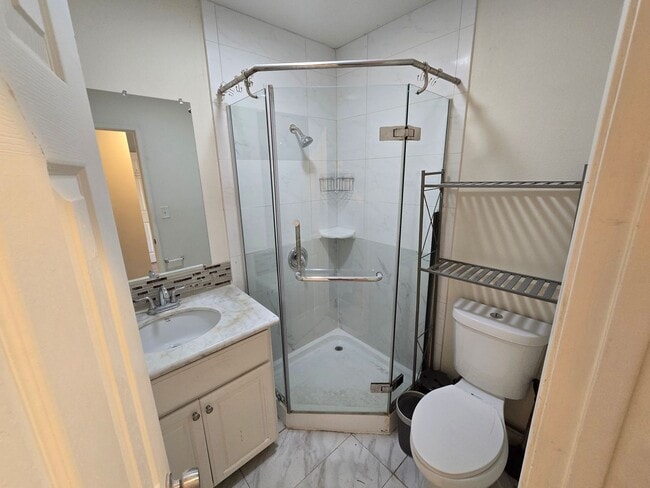 Building Photo - Beautifully Remodeled 3 Bed, 2 Bath Home for Lease!