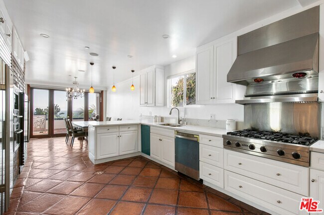 Building Photo - 17737 Porto Marina Way