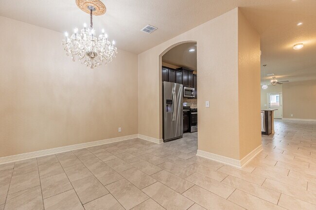 Building Photo - 1175 Ranch Falls