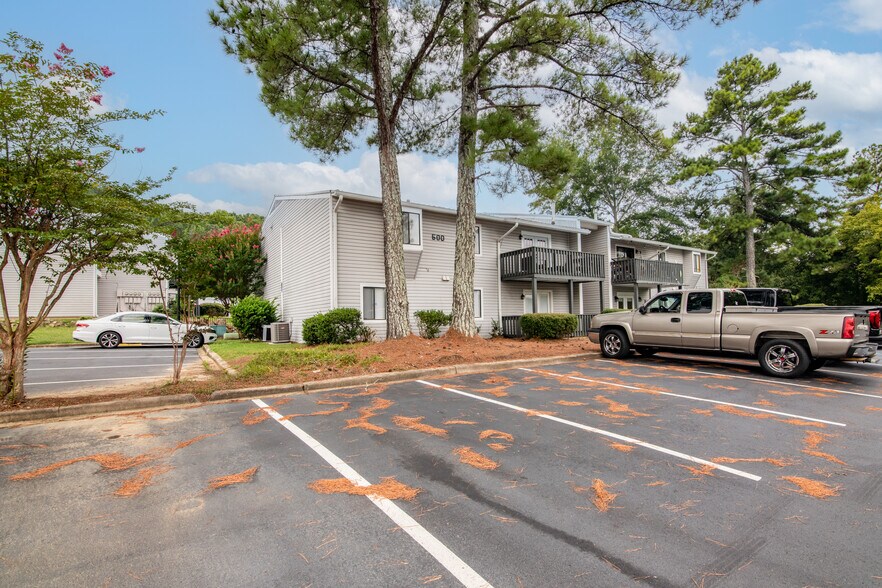 Building Photo - 500 Woodland Dr
