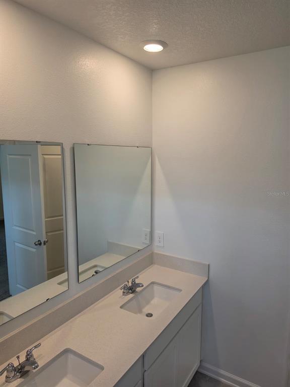 Building Photo - 3330 Laurent Lp