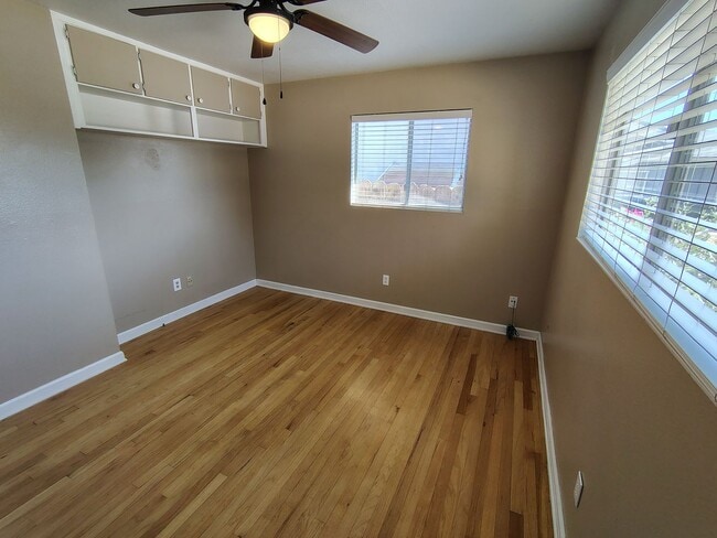 Building Photo - 1136 Cambridge Ct