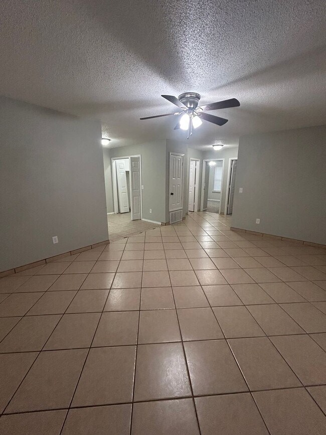 Building Photo - 3404 SW Landau Ct