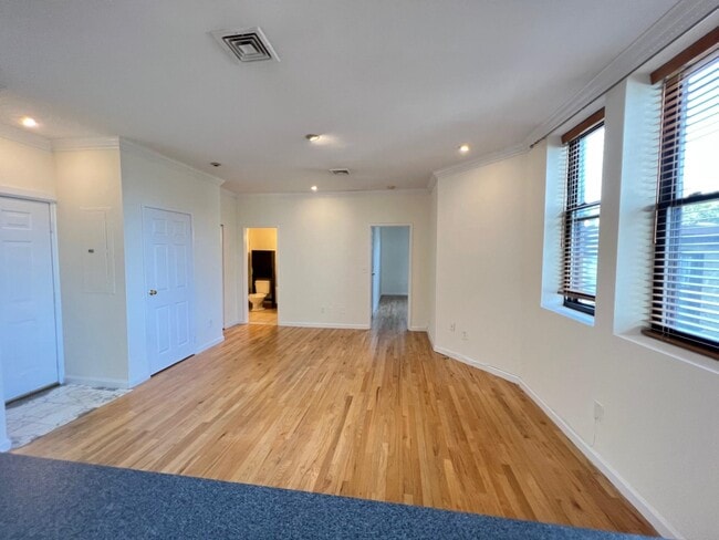 Building Photo - 258 Barrow St