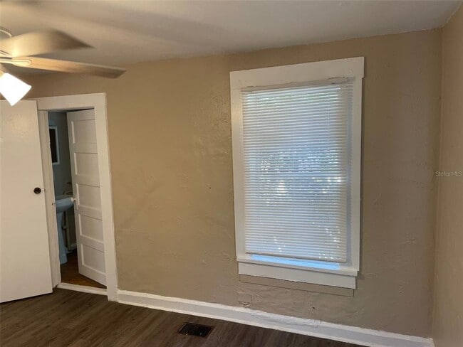 Building Photo - 2010 28th Ave N