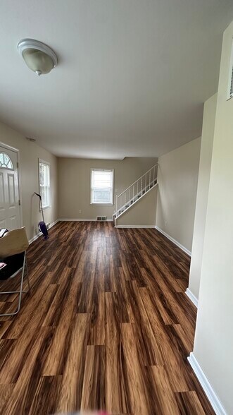 Building Photo - 2945 Burdette St