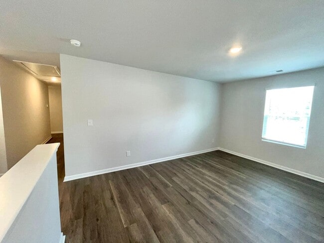 Building Photo - 503 Sandy Holw Dr