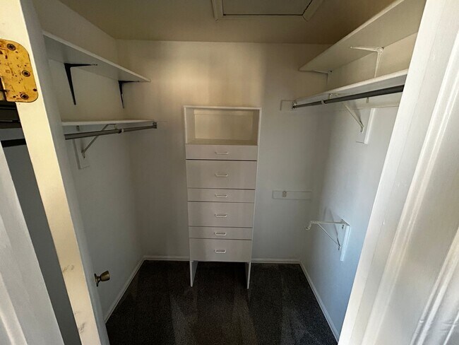 Building Photo - Quaint 1 Bedroom Condo in the Southwest pa...