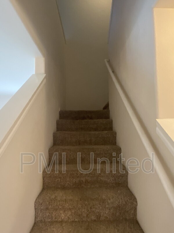 Building Photo - 3805 Oceanview Dr