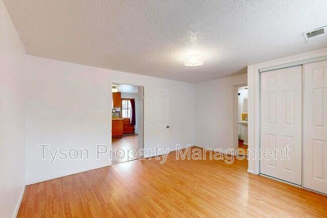 Building Photo - 1630 Griegos Rd NW
