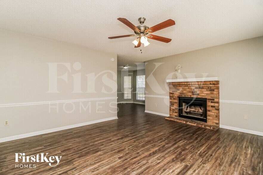 Building Photo - 602 Brunswick Terrace