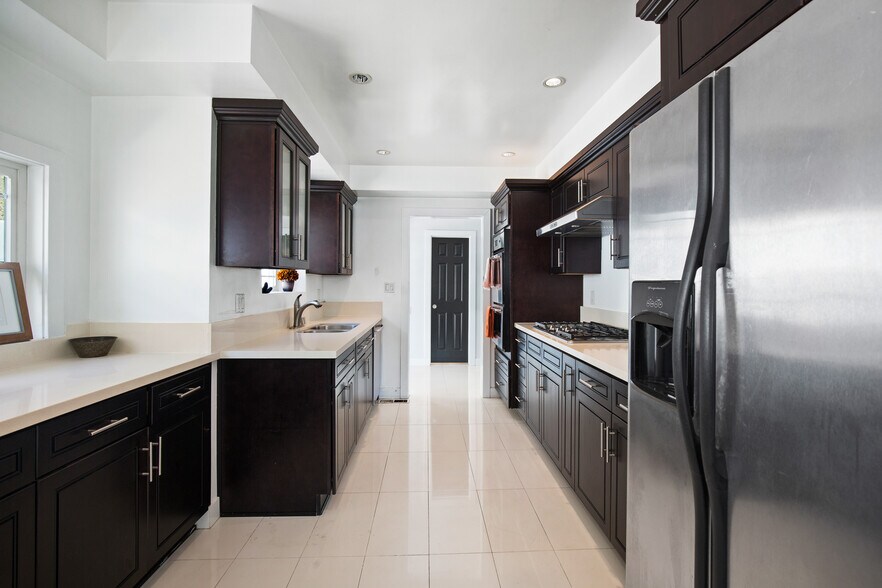 Building Photo - 4007 Sumac Dr