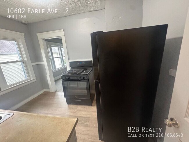 Building Photo - 10602 Earle Ave