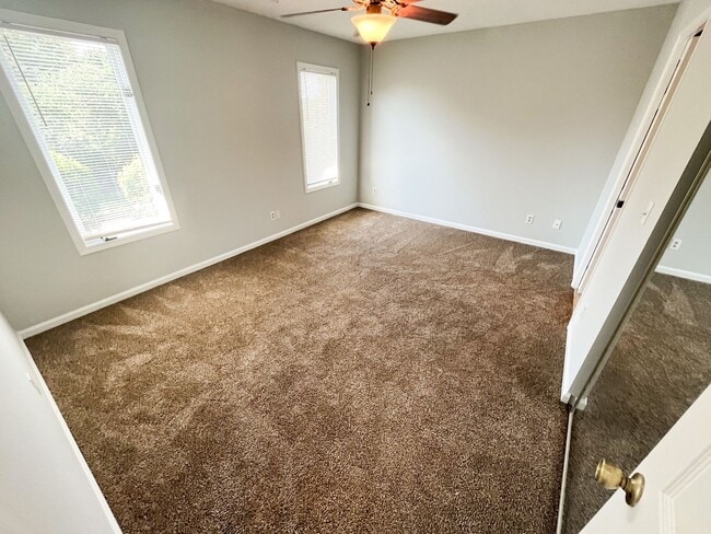 Building Photo - Beautiful 3-story 2 bedroom, 2 1/2 bathroom townhome in Winston Salem
