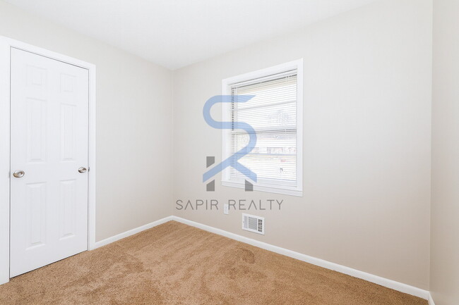 Building Photo - Move in before December 15th and get $100 OFF your rent for the first 3 months — PLUS a $250 Amaz...