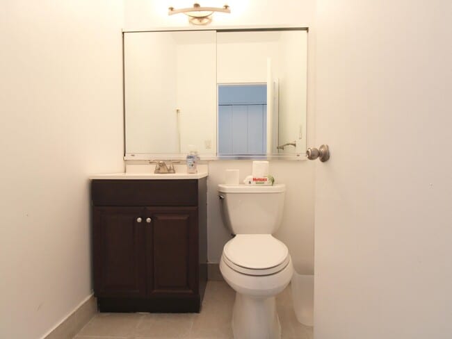 Building Photo - 45 River Dr S