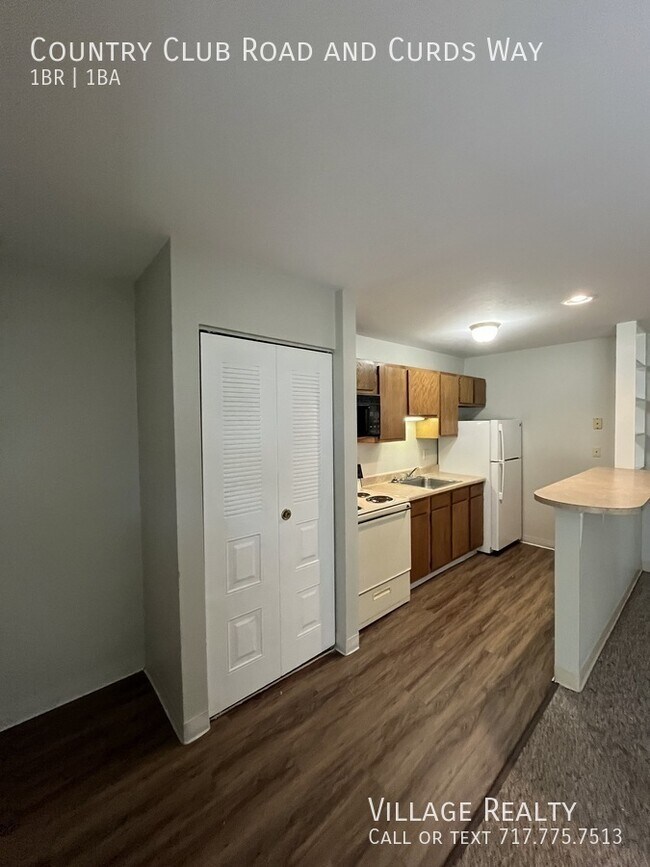 Building Photo - 631 Country Club Rd