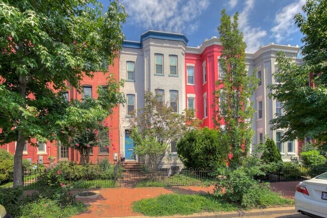 Building Photo - 1527 T St NW