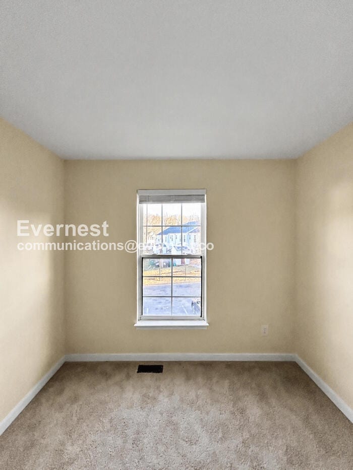 Building Photo - 8726 Springwater Dr