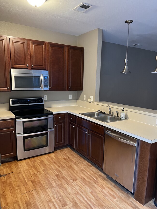Building Photo - 305 Garcia Dr