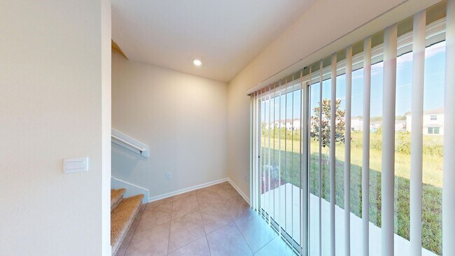 Building Photo - 3 BR/ 2.5 Bath TOWNHOME- Waterford Lakes!  ** COMING SOON **