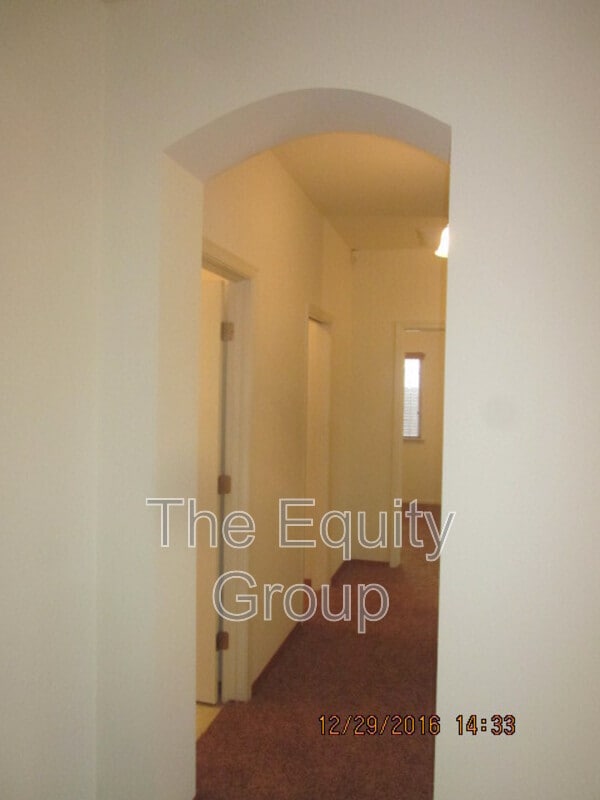 Building Photo - 1100 S Rio Linda St
