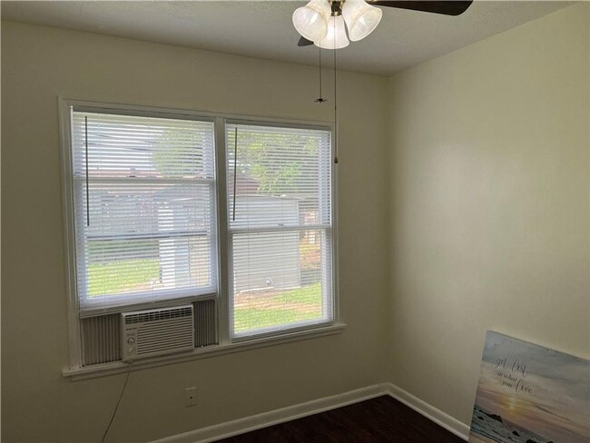 Building Photo - 1749 Bernandino St