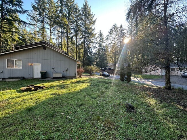 Building Photo - Beautiful 3-Bedroom Home in Gated Clearwood Community!