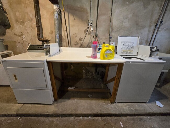 Building Photo - 313 N 34th St