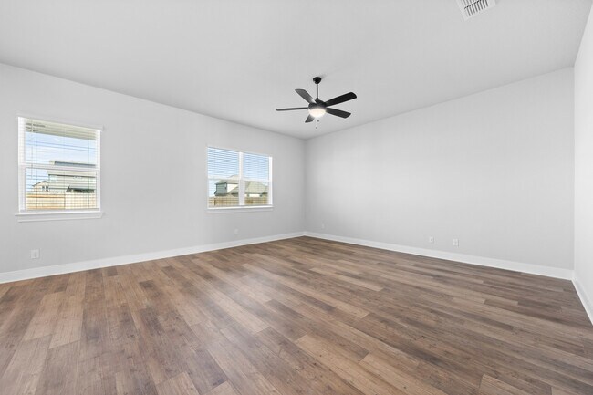 Building Photo - 125 Skyflower Ln