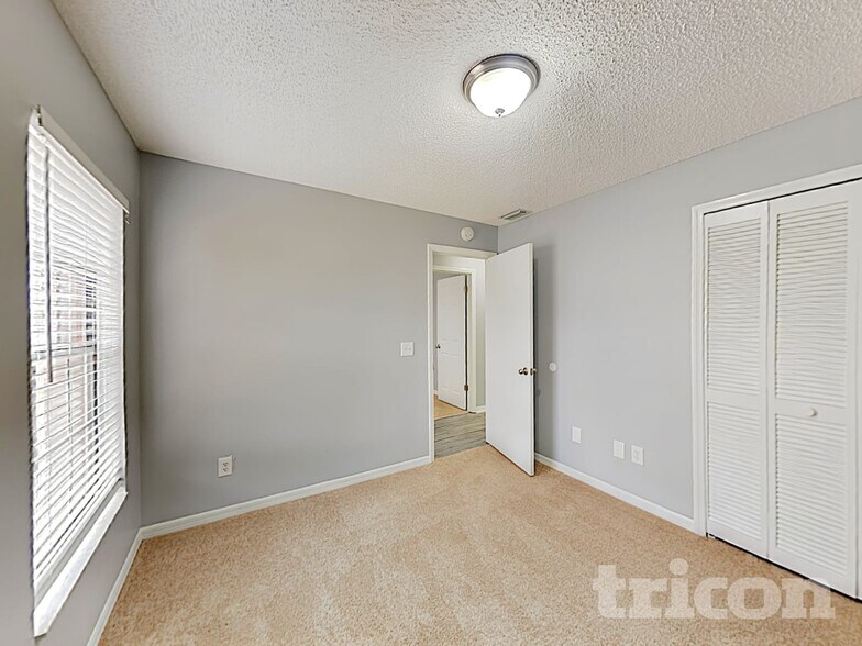 Building Photo - 6427 Undine Way