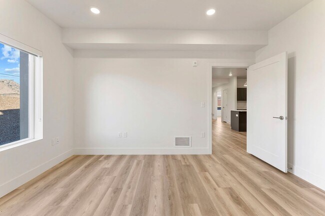 Building Photo - Brand New Modern Apartments at Ascesa