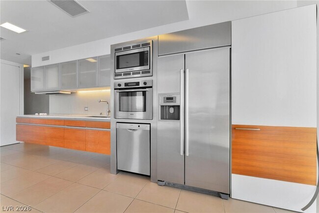 Building Photo - 3722 S Las Vegas Blvd