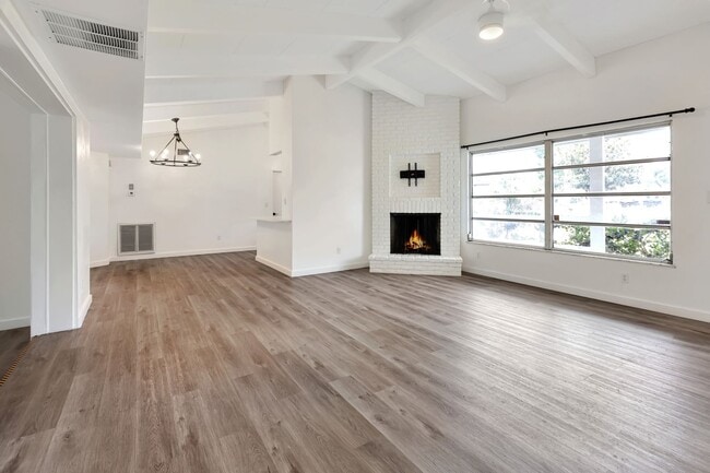 Building Photo - 3BR Pet-Friendly Rental w/ Large Fenced Backyard & Screened-in Lanai