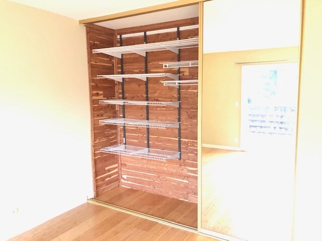 Building Photo - 645 Forest Ave