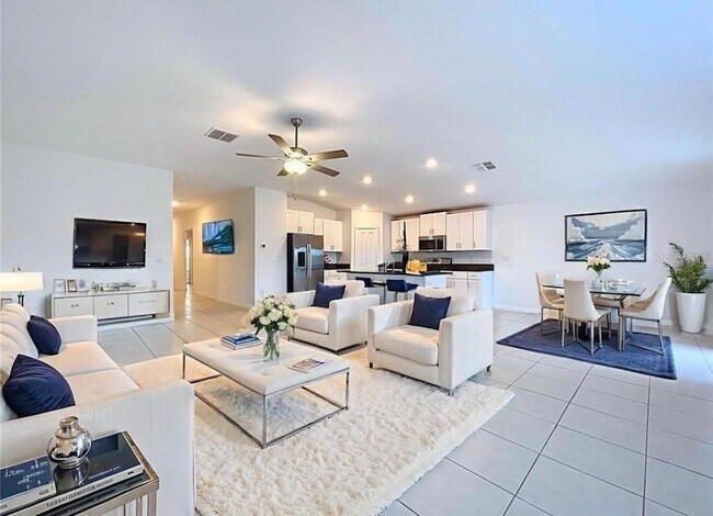 Building Photo - 6557 Bar S Bar Trl