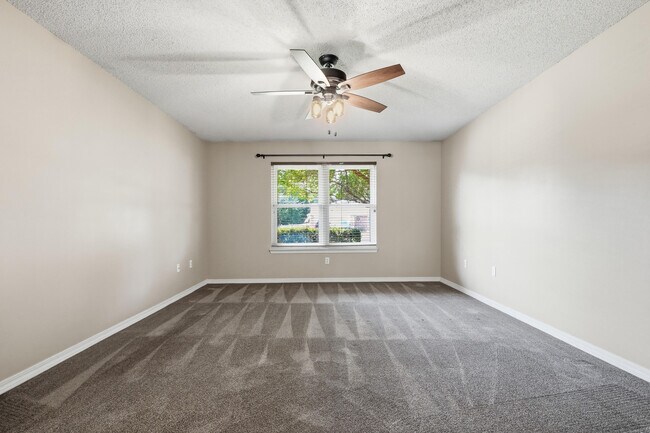 Building Photo - 1243 Jefferyscot Dr