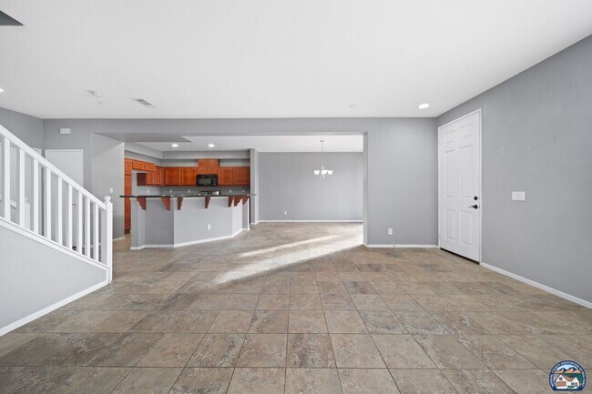 Building Photo - 315 Breezy Pl