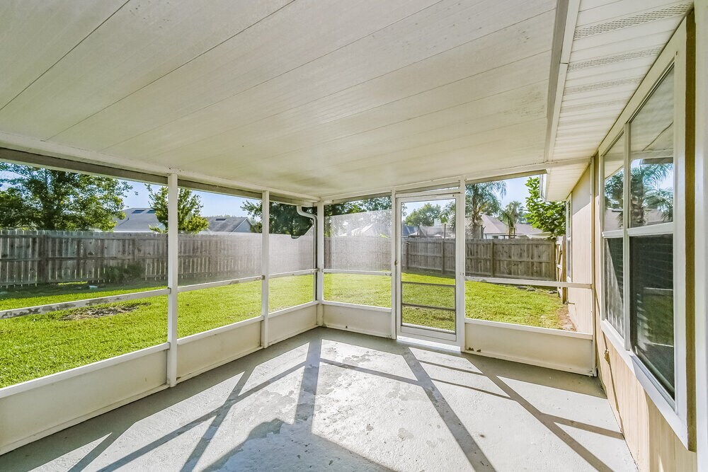 Building Photo - 2056 Eclipse Dr