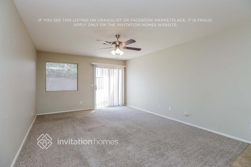 Building Photo - 1715 E Desert Moon Trail