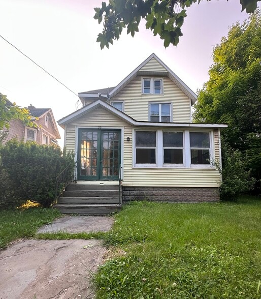 Front House - 50 Main St